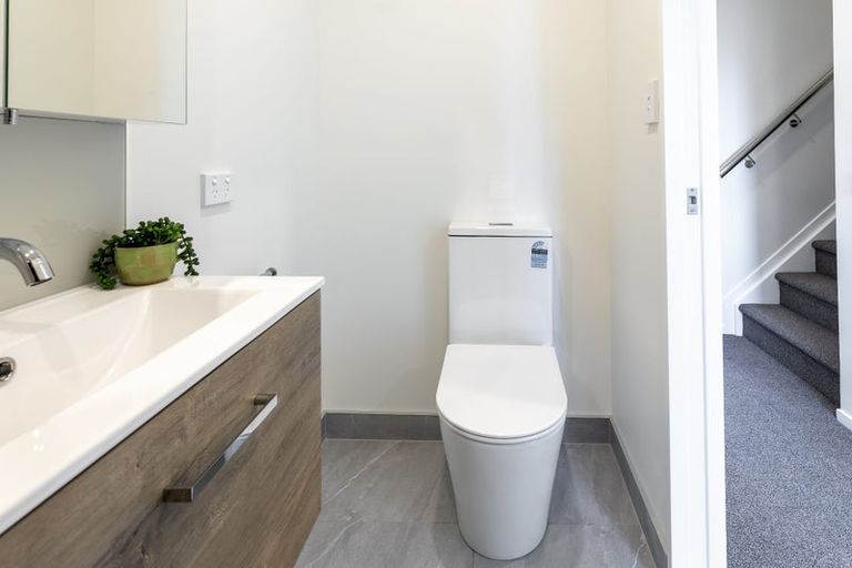 Photo of property in 8/25 Jabuka Street, Glen Eden, 0602