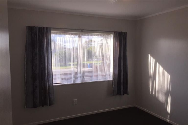 Photo of property in 2/195 Rathgar Road, Henderson, Auckland, 0610