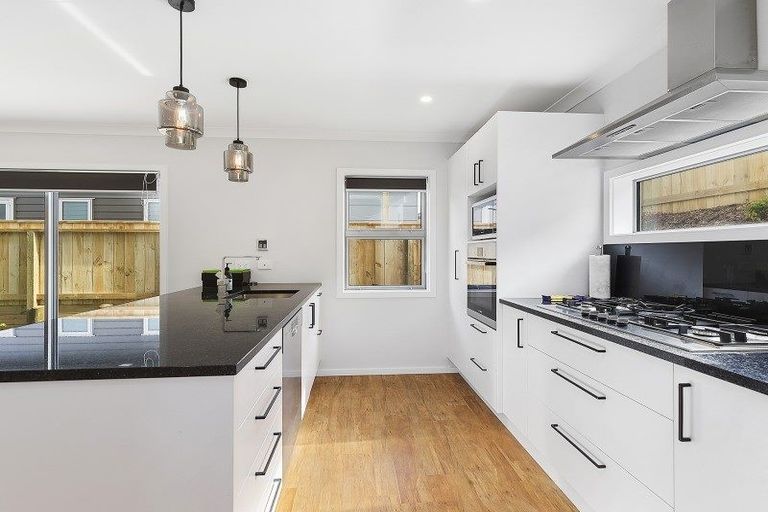 Photo of property in 90c/2 Endeavour Drive, Whitby, Porirua, 5024