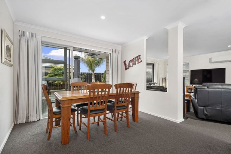 Photo of property in 31 Leet Crescent, Papamoa Beach, Papamoa, 3118