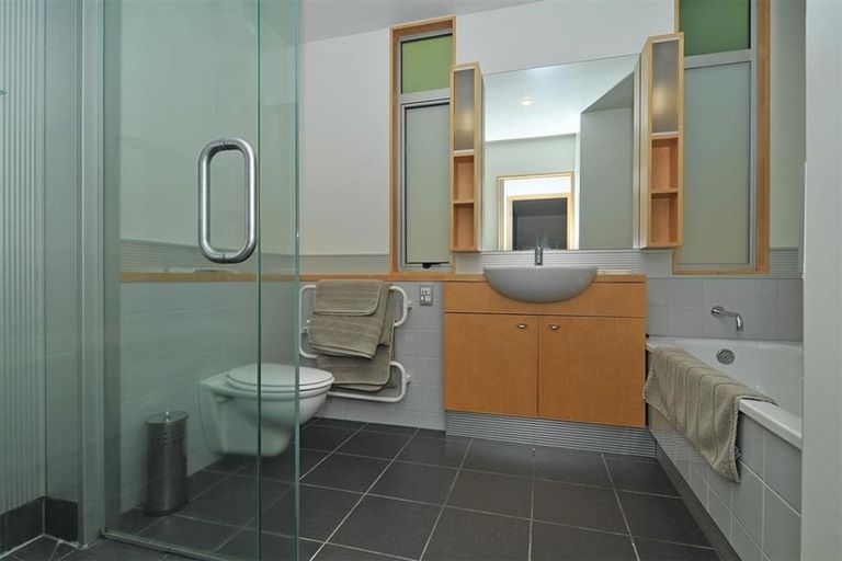 Photo of property in 257 Karaka Bay Road, Karaka Bays, Wellington, 6022