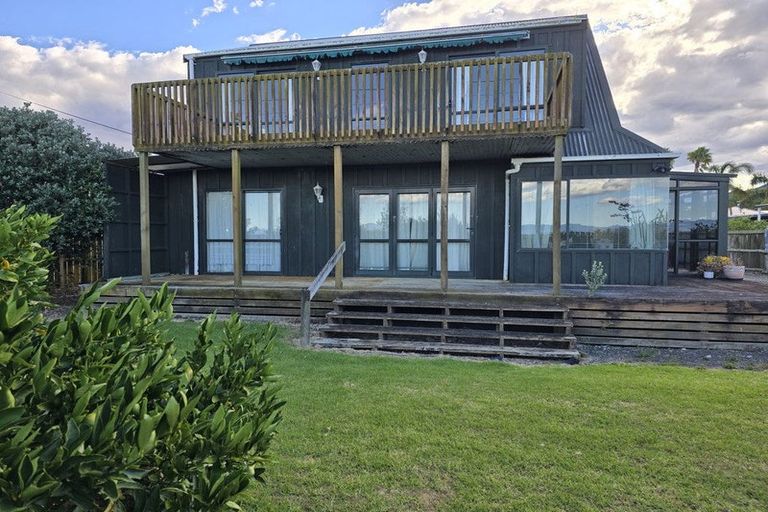 Photo of property in 1251 East Coast Road, Whakatiwai, Miranda, 2473