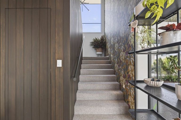 Photo of property in 8 Kowhai Street, Strandon, New Plymouth, 4312