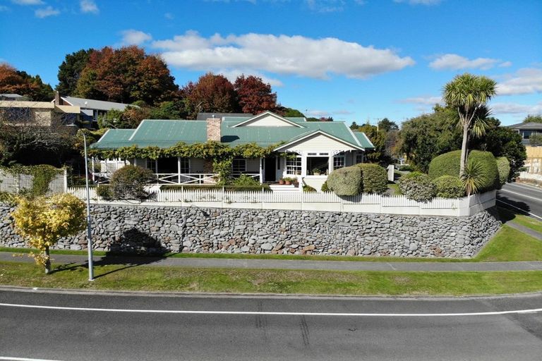 Photo of property in 70 Shepherd Road, Waipahihi, Taupo, 3330