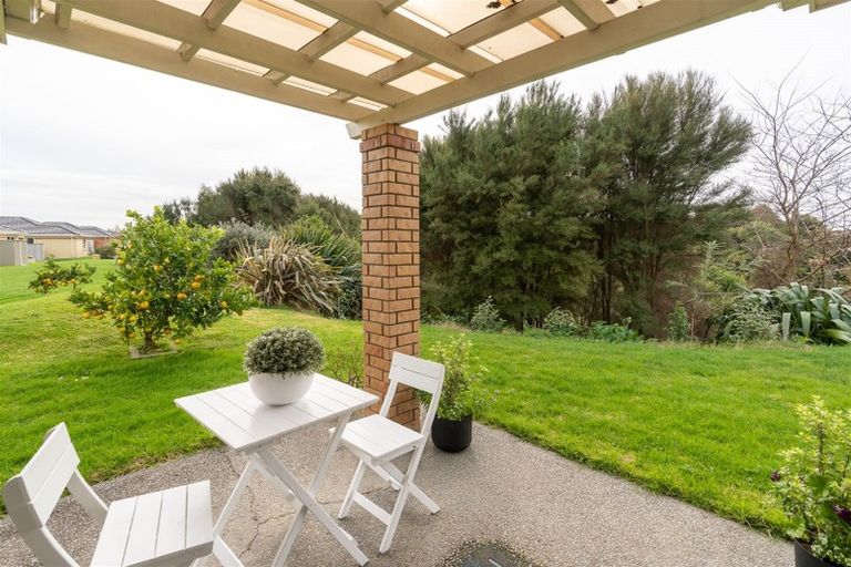 Photo of property in 43 Sovereign Isle Lane, Rototuna, Hamilton, 3210