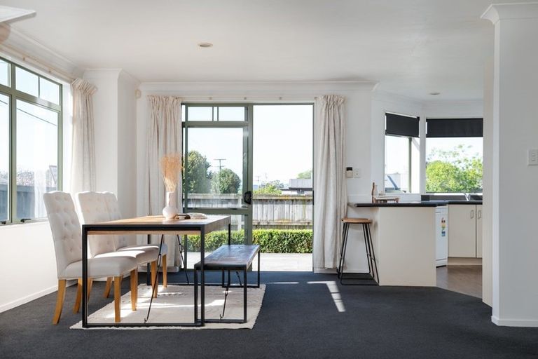 Photo of property in 52 Byron Street, Leamington, Cambridge, 3432