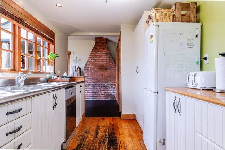 Photo of property in 30 Lombard Street, Palmerston North, 4410