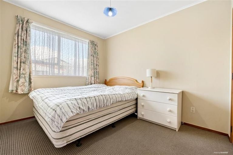 Photo of property in 2/152 Lincoln Road, Henderson, Auckland, 0610