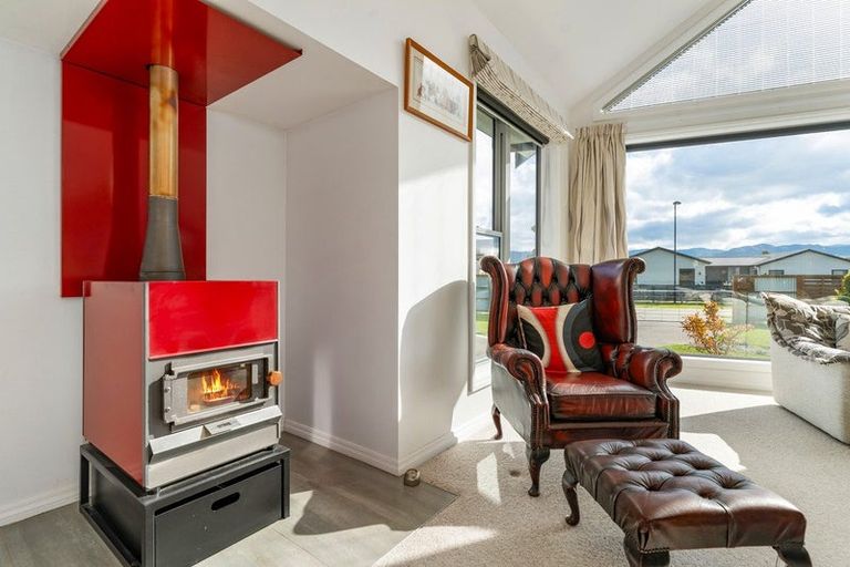 Photo of property in 3 Hartley Avenue, Carterton, 5713