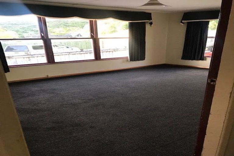 Photo of property in 6 Prebble Grove, Naenae, Lower Hutt, 5011