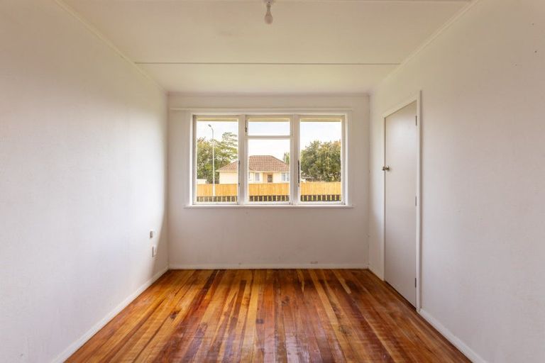 Photo of property in 31 James Street, Dannevirke, 4930