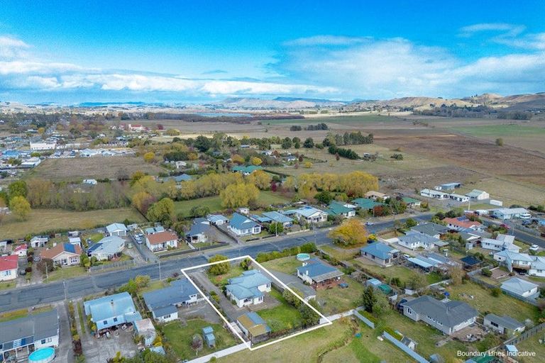 Photo of property in 12 Woburn Street, Waipukurau, 4200