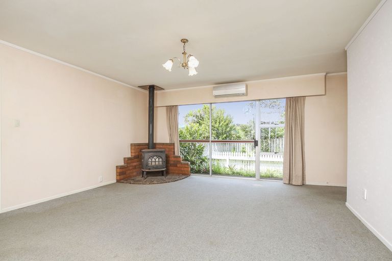 Photo of property in 1/18 Kashmir Road, Glen Eden, Auckland, 0602