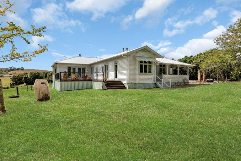 Photo of property in 285 Pataua North Road, Whareora, Whangarei, 0175