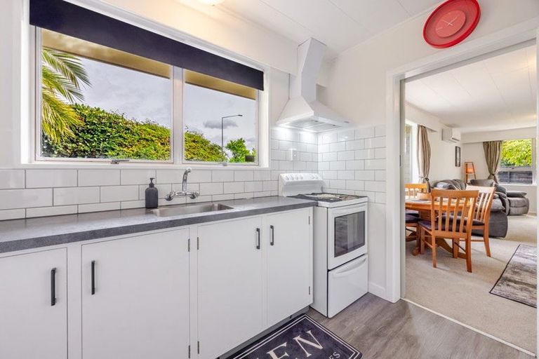 Photo of property in 2/306 Southland Road, Hastings, 4122