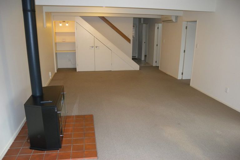 Photo of property in The Triangle, 4/33 Halswater Drive, Churton Park, Wellington, 6037