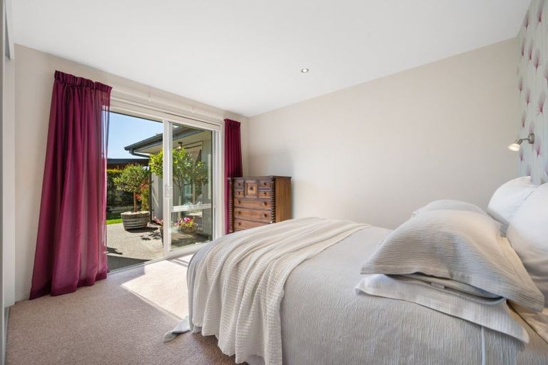 Photo of property in 28 Greenbelt Place, Wanaka, 9305