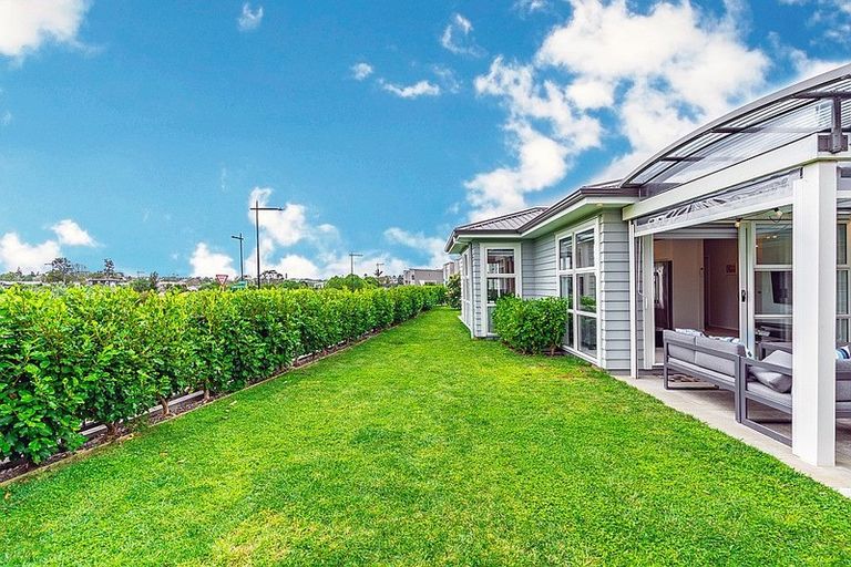 Photo of property in 14 Tyler Davies Drive, Red Beach, 0932