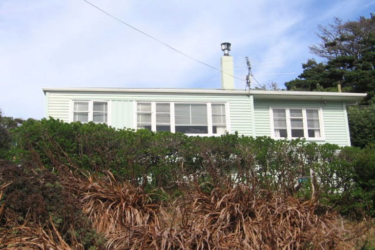 Photo of property in 76 Sidlaw Street, Strathmore Park, Wellington, 6022