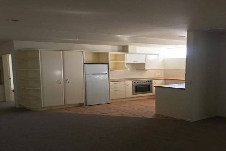 Photo of property in Lexington Apartments, 33u8 Hania Street, Mount Victoria, Wellington, 6011