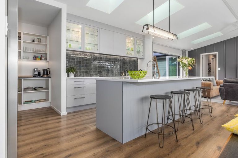 Photo of property in 6 Arapipi Way, Peka Peka, Waikanae, 5391