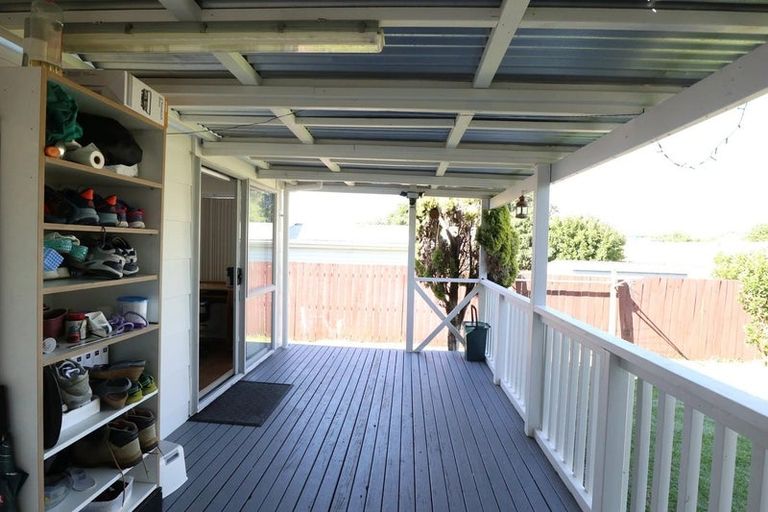 Photo of property in 33b Kindergarten Drive, Conifer Grove, Takanini, 2112