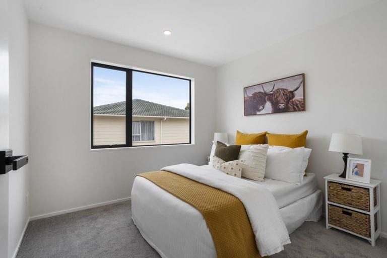 Photo of property in 21c Pipitea Place, Massey, Auckland, 0614