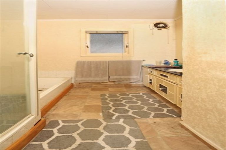 Photo of property in 14 Daytona Road, Henderson, Auckland, 0610