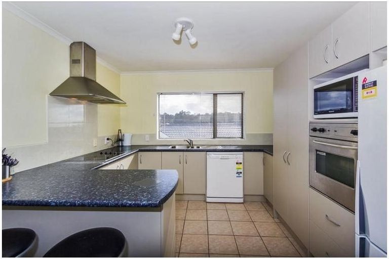 Photo of property in 227 Triangle Road, Massey, Auckland, 0614