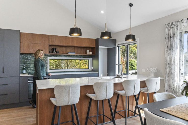 Photo of property in 120a Mangorei Road, Merrilands, New Plymouth, 4312