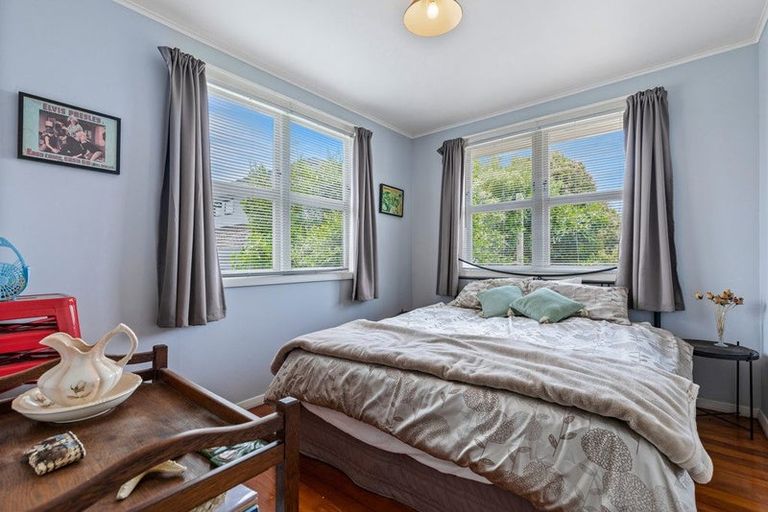 Photo of property in 253 Don Buck Road, Massey, Auckland, 0614