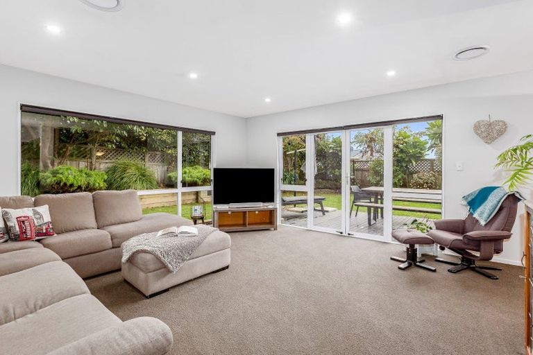 Photo of property in 41 Joseph Banks Drive, Whitby, Porirua, 5024