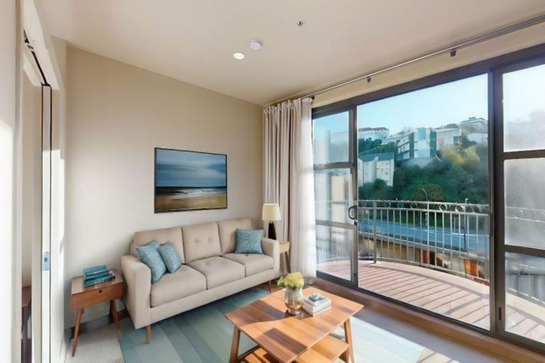 Photo of property in Atrium Towers, 6p/154 The Terrace, Wellington Central, Wellington, 6011