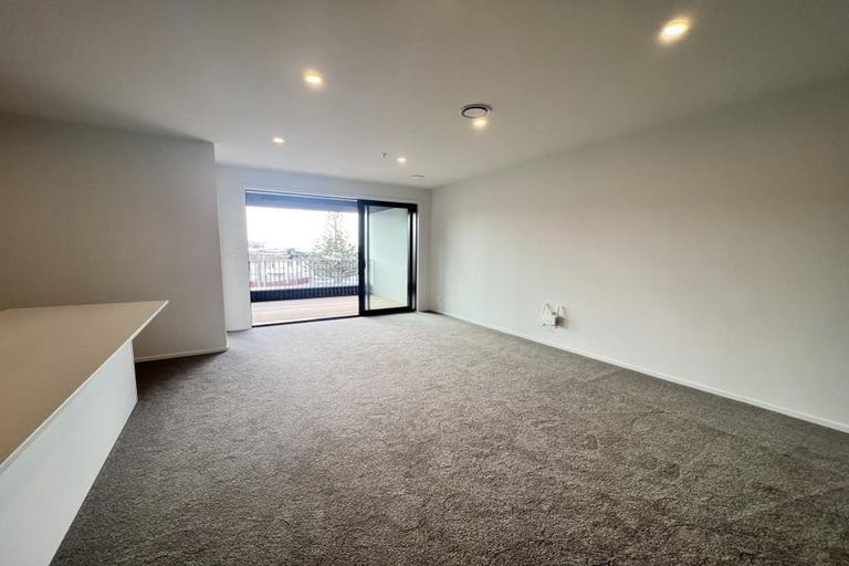 Photo of property in 303/2u Onepu Road, Kilbirnie, Wellington, 6022