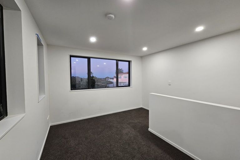 Photo of property in 8 Lewis Road, Pakuranga, Auckland, 2010