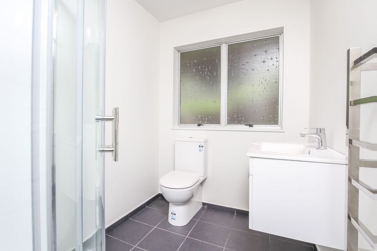 Photo of property in 1/18 Kashmir Road, Glen Eden, Auckland, 0602