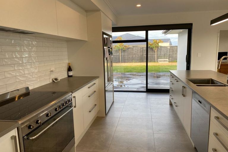 Photo of property in 192 Faringdon Boulevard, Rolleston, 7615