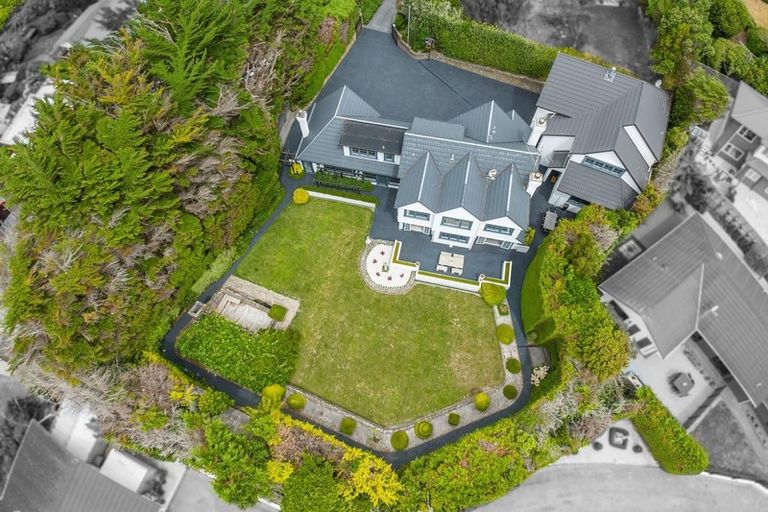 Photo of property in 29 Padnell Crescent, Paparangi, Wellington, 6037