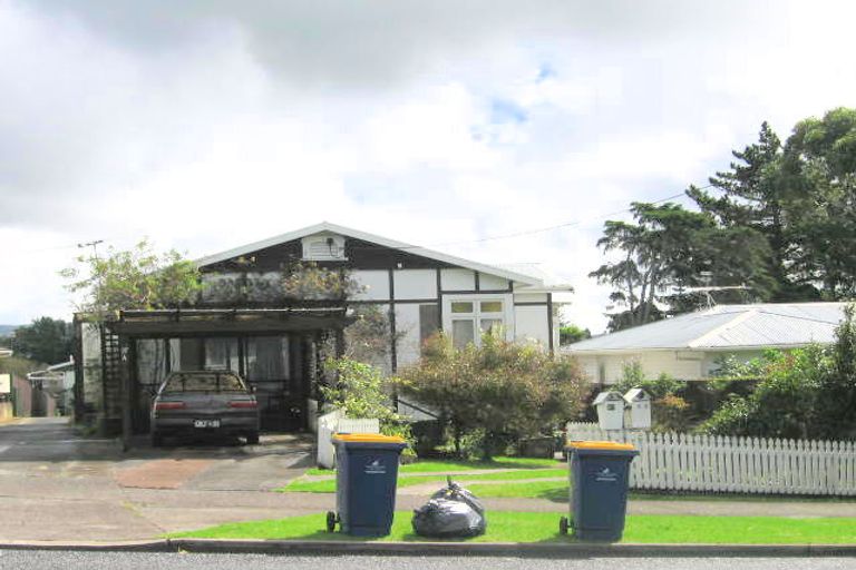 Photo of property in 35 Rosier Road, Glen Eden, Auckland, 0602
