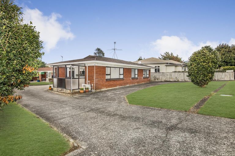 Photo of property in 2/20 Roulston Street, Pukekohe, 2120