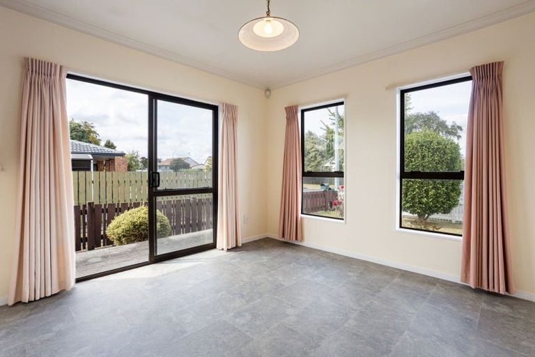 Photo of property in 12 Jasmine Avenue, Dinsdale, Hamilton, 3204