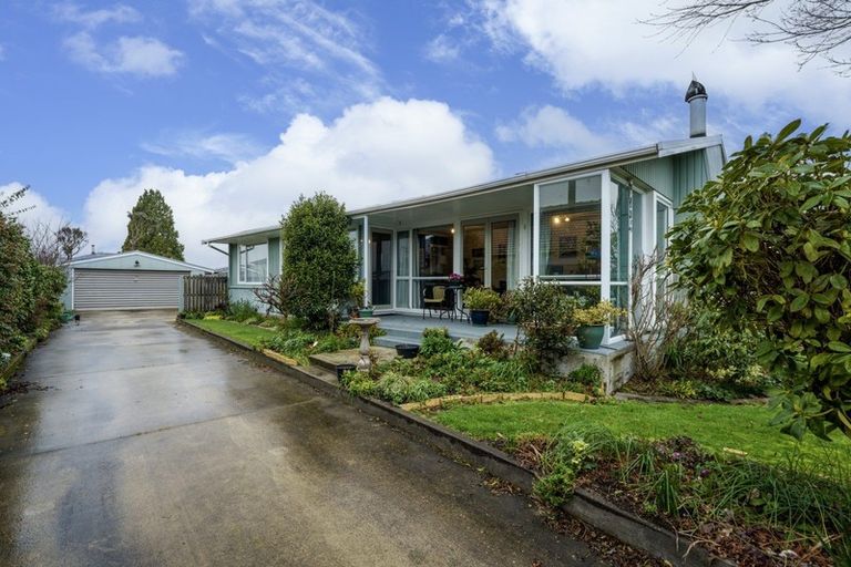 Photo of property in 17 Oriana Crescent, Hornby, Christchurch, 8042
