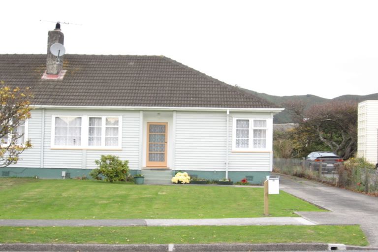 Photo of property in 18 Hewer Crescent, Naenae, Lower Hutt, 5011