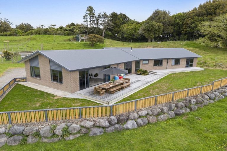 Photo of property in 130 Hurworth Road, Hurworth, New Plymouth, 4371