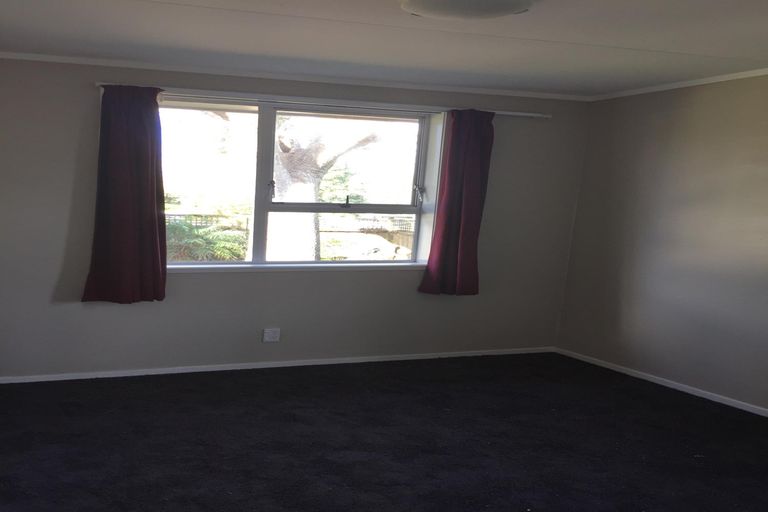 Photo of property in 64 Old Wairoa Road, Papakura, 2110