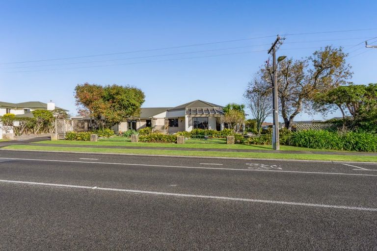 Photo of property in 3 Karina Road, Merrilands, New Plymouth, 4312