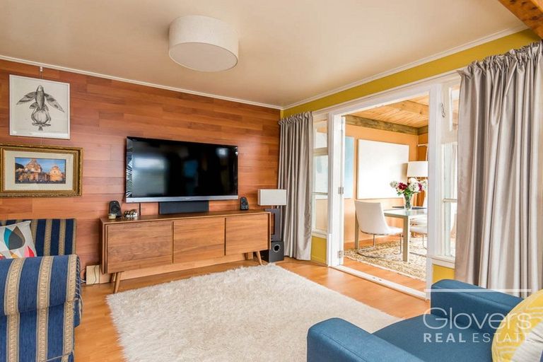 Photo of property in 52 Kaurilands Road, Titirangi, Auckland, 0604