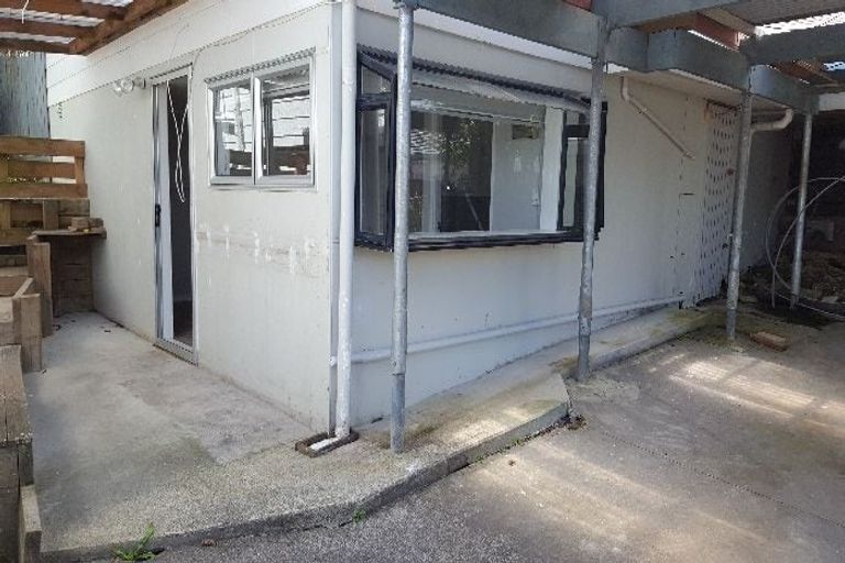 Photo of property in 1 Glenbervie Crescent, Massey, Auckland, 0614