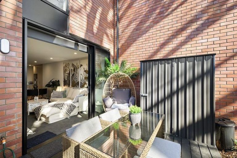 Photo of property in 2/66 Innes Road, St Albans, Christchurch, 8052