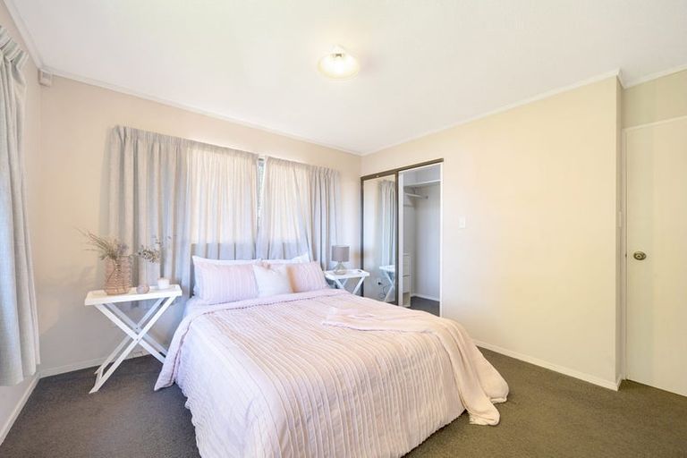 Photo of property in 26 Garton Drive, Massey, Auckland, 0614